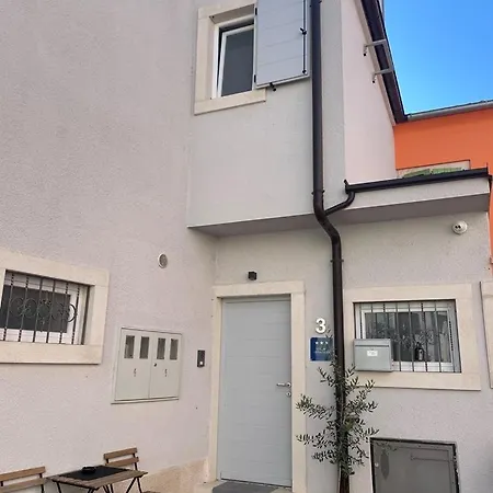 Zanet 100 M From The Sea Apartamento